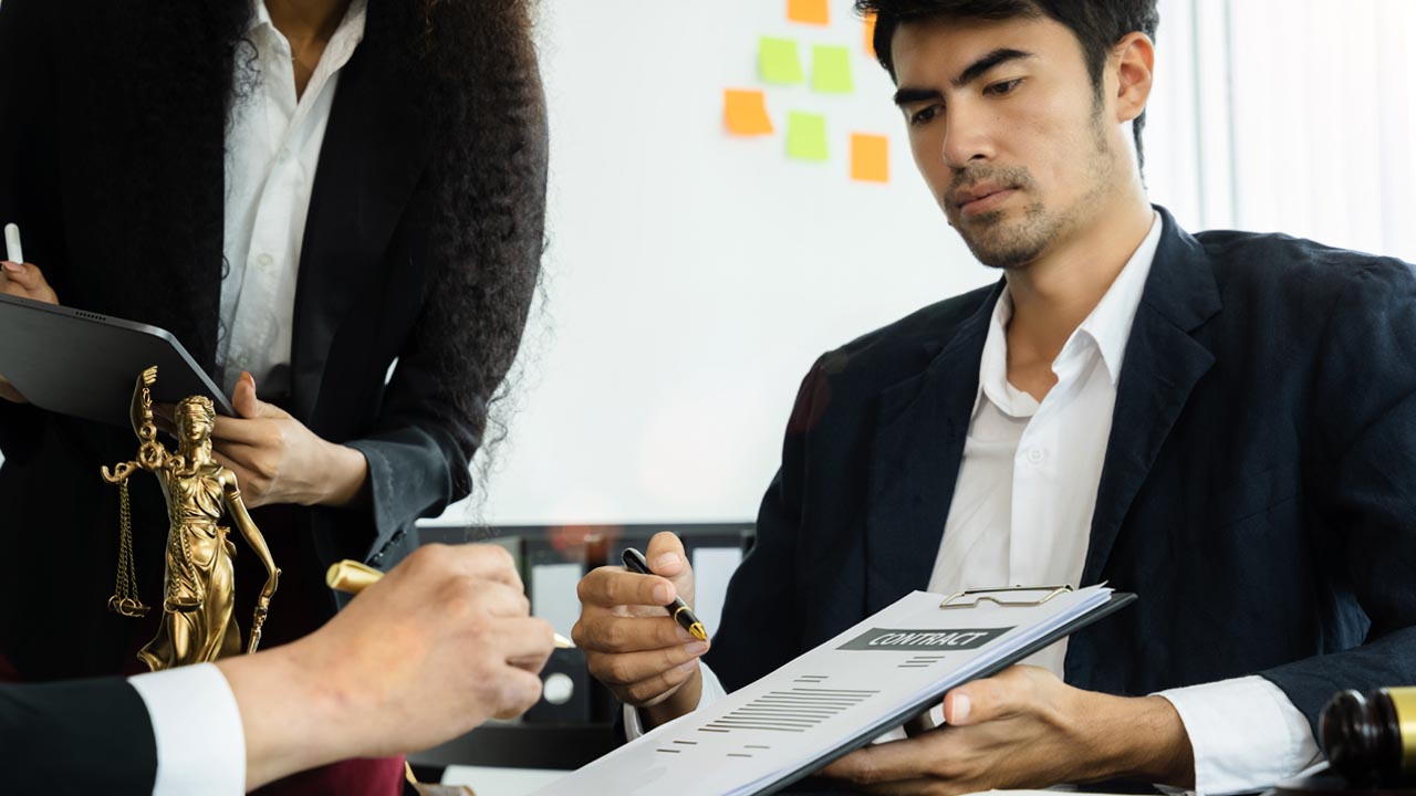 Advisory & compliance services UAE image